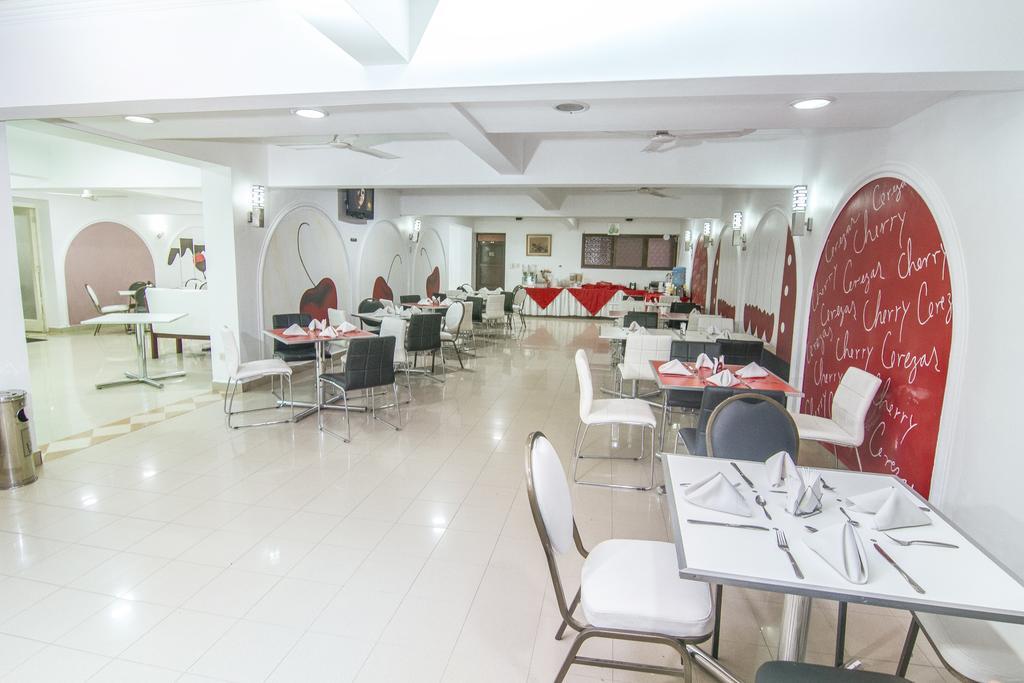 Hotel Regina Cochabamba Buitenkant foto