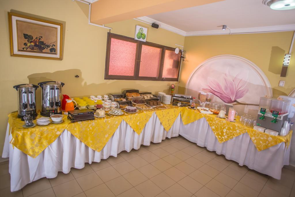 Hotel Regina Cochabamba Buitenkant foto