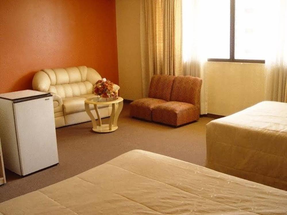 Hotel Regina Cochabamba Buitenkant foto